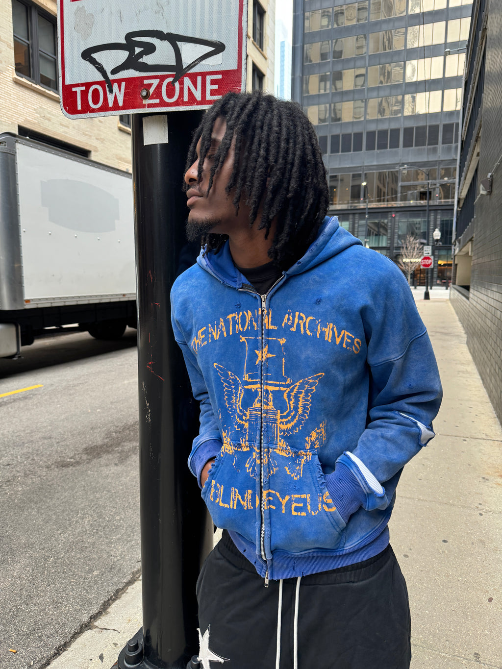 ‘ARCHIVES’ ZIP UP